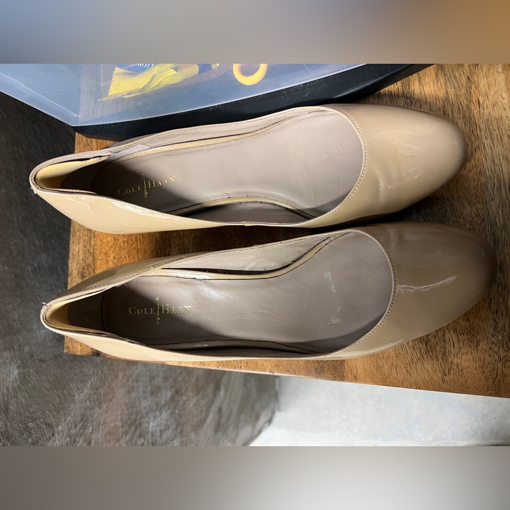 Cole Haan women's wedge pump - Picture 2 of 5